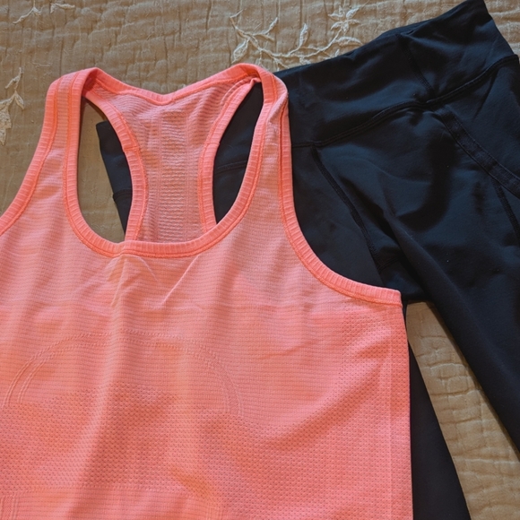 LOW START Lululemon Bundle Swiftly Racerback Tank and Black Crops Sz 8 - Picture 11 of 11